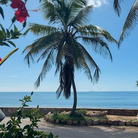 La Petite Maison And Sea Splash Baie Sainte Anne Luaran gambar